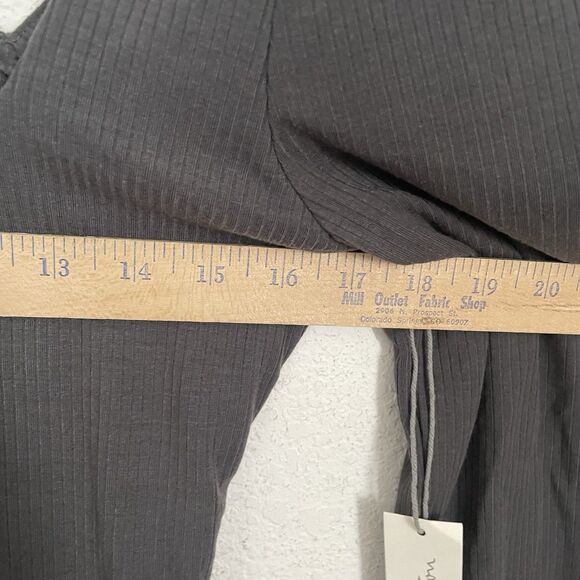 NEW Nine Britton Square Neck Criss Cross Back Long Sleeve NWT Size Medium M Grey - Picture 3 of 6